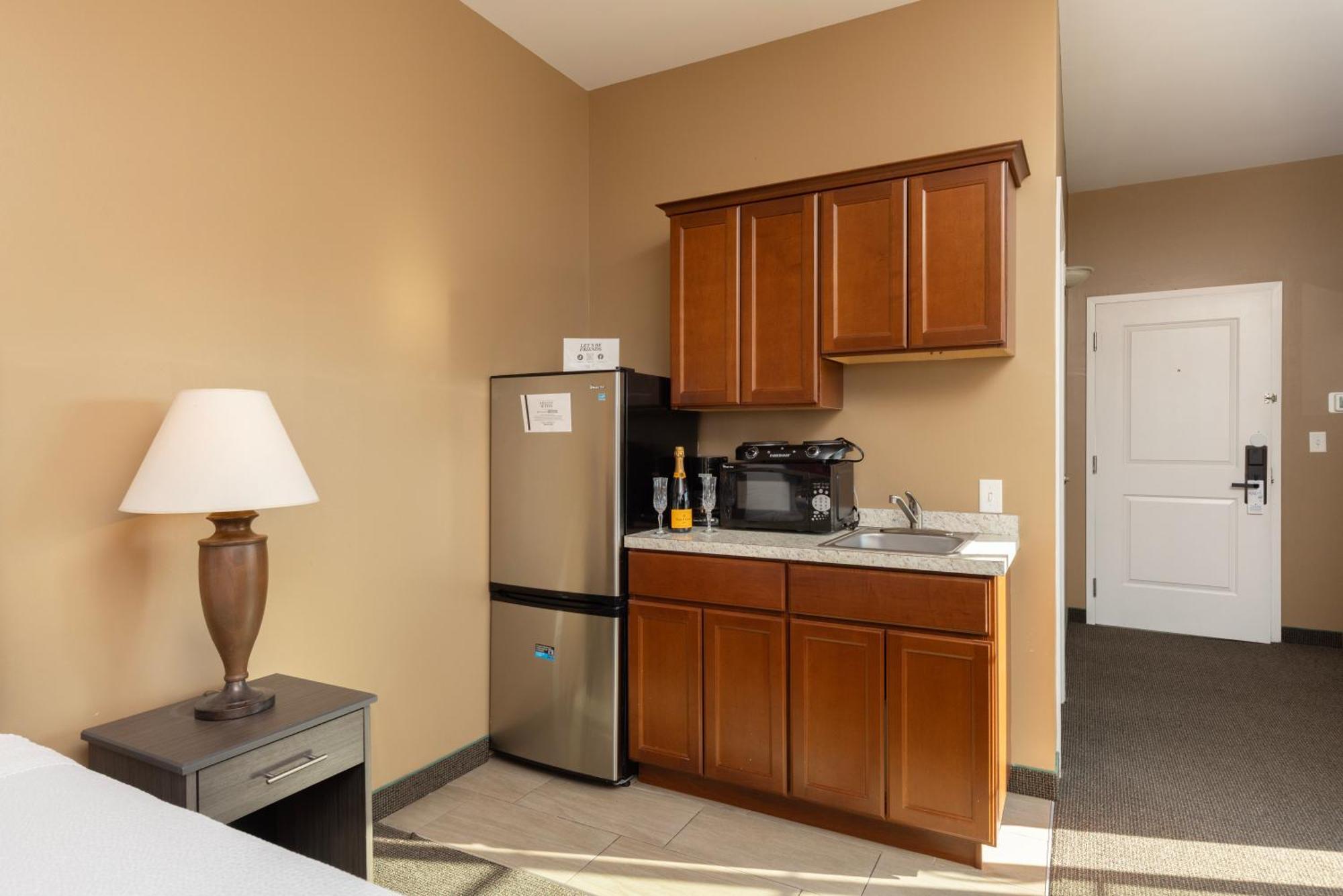 Brinton Suites ウェストチェスター エクステリア 写真