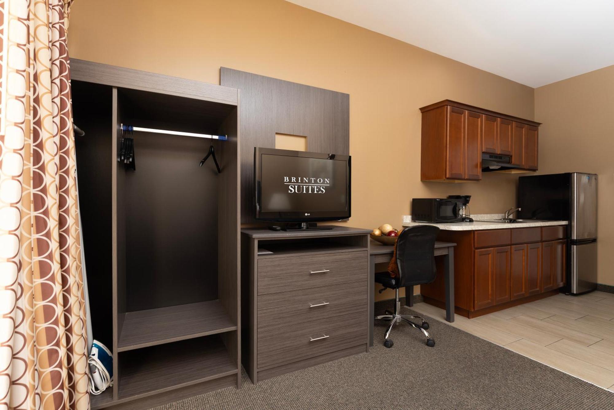 Brinton Suites ウェストチェスター エクステリア 写真