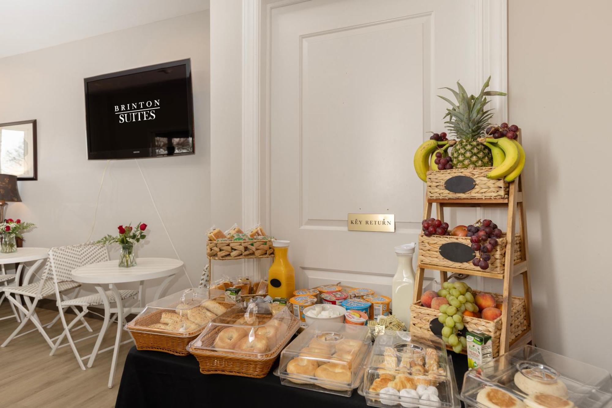 Brinton Suites ウェストチェスター エクステリア 写真
