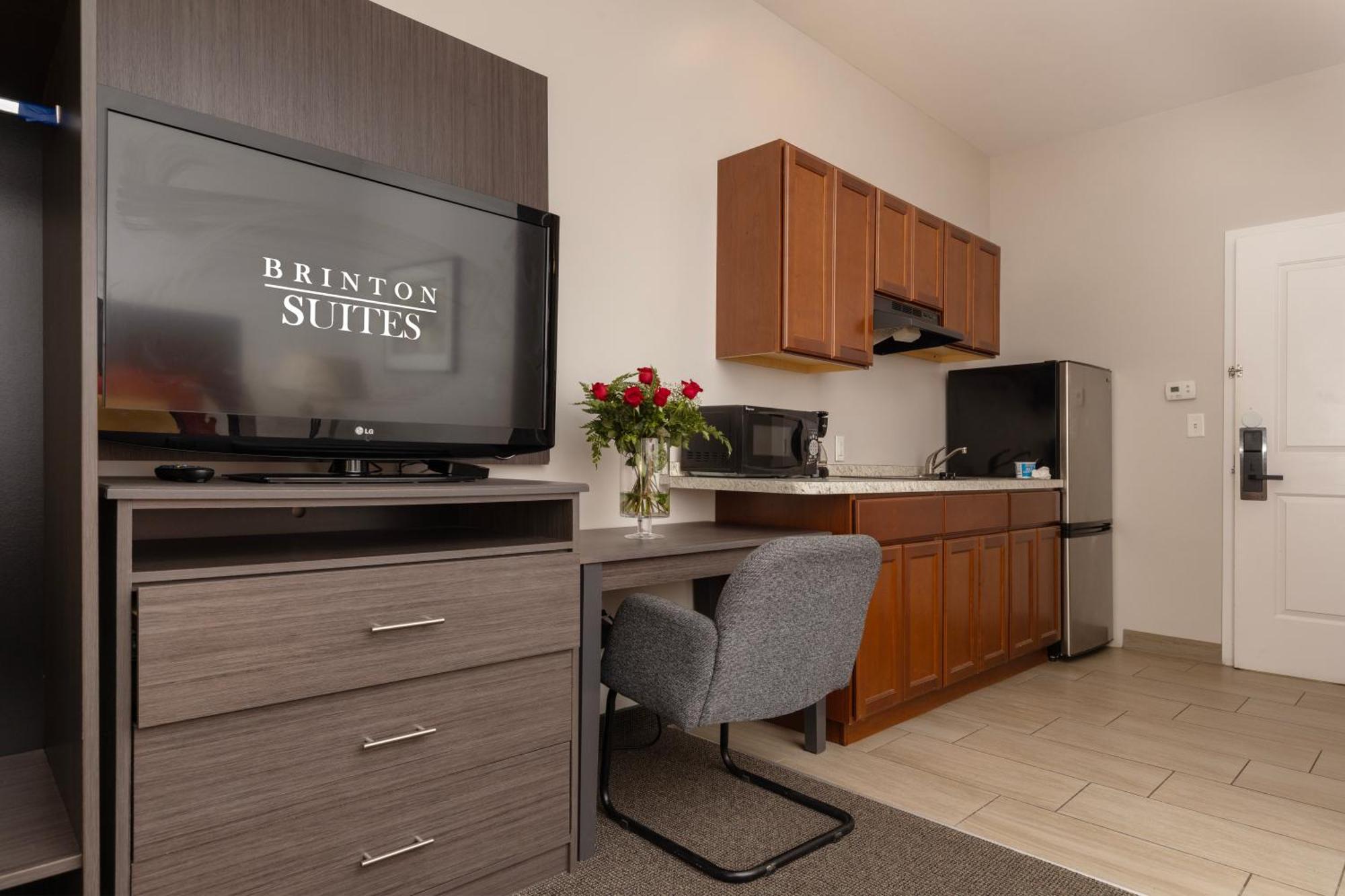 Brinton Suites ウェストチェスター エクステリア 写真